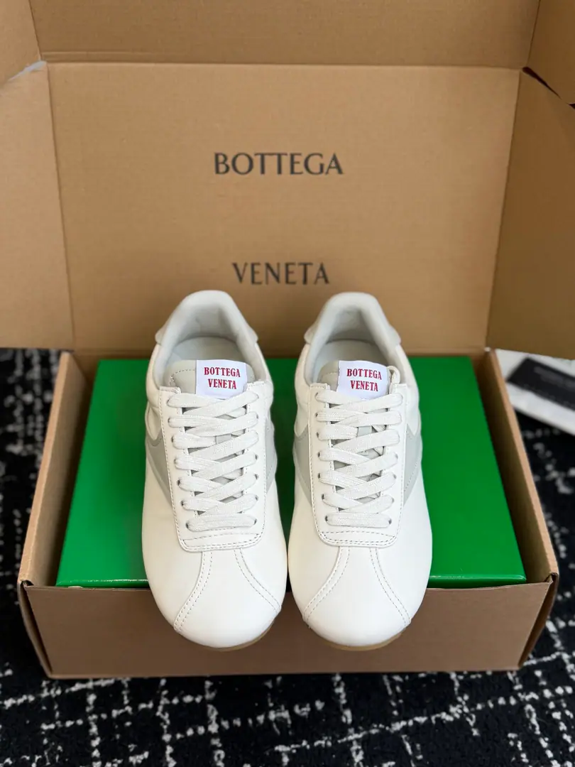 Requisition level Bottega Veneta BVThe Fluttershy. 26ssNew paragraph Couple money. Gumps. - Tetsu-shoes. Newly made classic sneakers., Easy., Comfortable., A breather summer must be prepared. Shoe.: Importing cow skin Uchi.: Lamb skin. Otsumi!: TPR Codes: 35-45（Women40, Men45）