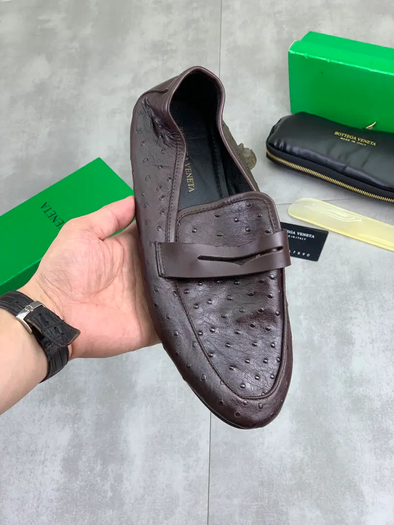 Plant prices【Real value】 In the watered cow. High-quality business purses, bean shoes.💎💎💎 BOTTEGA VENETAThe network is synchronizing the top-of-the-art market.BV, Accept material matching Shoes comparison Process Comparison It's practical and qualitative.·It's a lot of things., The more you look, the more you smell.. Pure hand-weaving process Shoe-faced material, Italy🇮🇹Import hand-weaving cattle skin Quality water in the inside. Original private template customizes to bottom Size: 39-45 Colours: Multi-Currently Optional