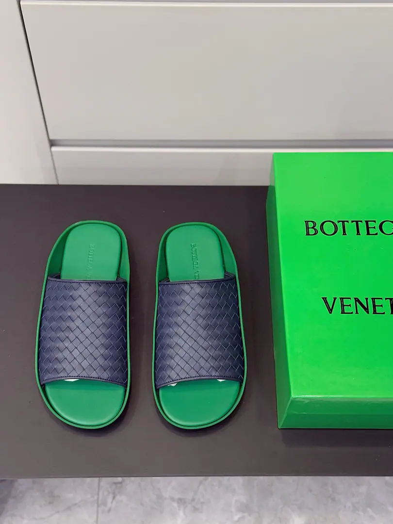 BVGentlemen.WaveMuller sandals. IntrecciatoWeaving leather moller sandals, Streamline Outline The pneumatic exterior., OpankaThe structure is consistent with human engineering. Italy %Lamb leather. Size:39-44(38.45Do it.）