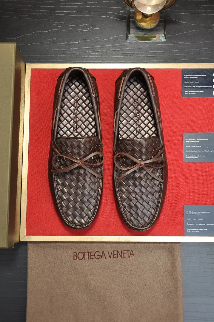 Get out of the factory. 【Botteg Venetta(BV)】New exclusive. New money for the network. Top-of-shoe calf skin made above the shoe surface A delicate touch. The quality of luxury. For men's delicate weights. It's a noble place to be. A carefully designed Mark hand-made stitch. Fluid Lines In the pig's skin. Sweatwash comfort. 38-44