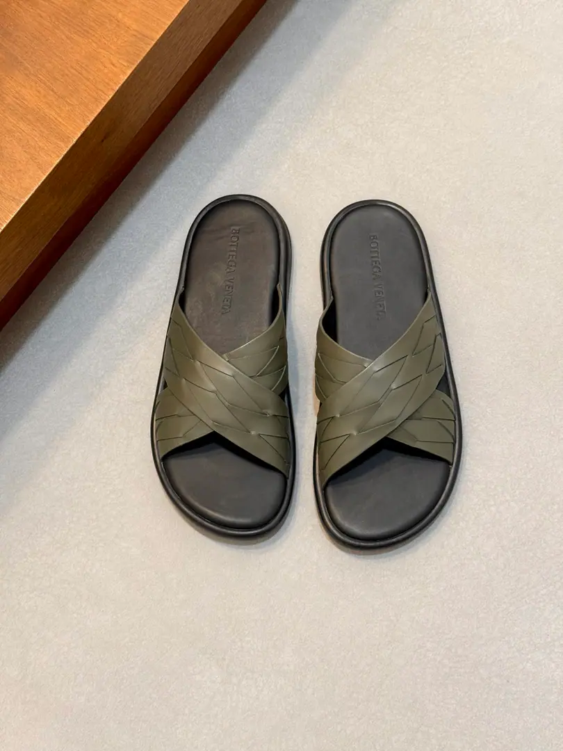 BOTTEGA VENETA Botega.BVShoes. Men Italian cattle leather-dressing craftsmen. New Official Synchronization We have to see the details., Look at the smell., Look at the oil., Private5Paragraph, Not shared, From calf skin to high-bullet cotton, it's a screen.！It's made from the best material.！A very good one-legged one., All I've got from packing to upper feet is a low profile., No exaggeration.！Interested friends can take a little bit of physical advice. Size: 39/40/41/42/43/44（45Make a reservation.）