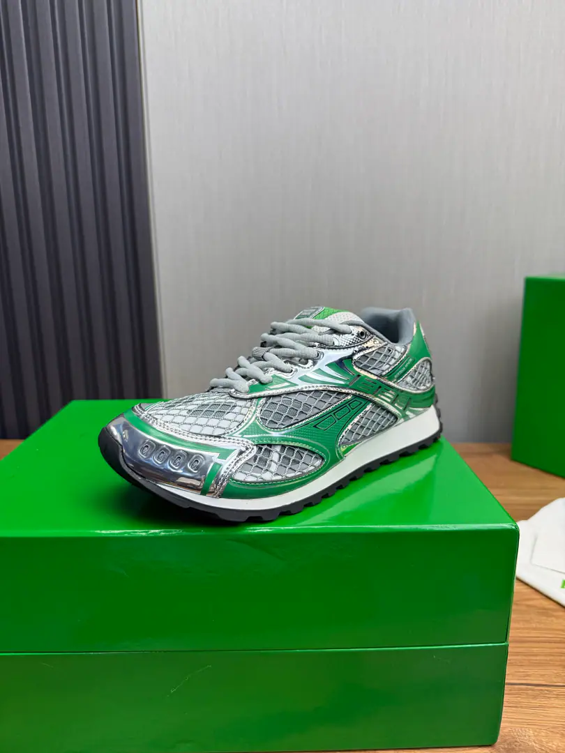 Plant BVTop Version𝘽𝙊𝙏𝙏𝙀𝙂𝘼 𝙑𝙀𝙉𝙀𝙏𝘼 OrbitSports shoes Wang Yi Bo Same paragraph Lover Daddy's shoes.🩷💚 RunnerSports shoes, Use of light technology web-based fabrics. Design rubber for the outside with geometric patterns. Recognition of package processes❕High-Video Out❗️ Very.nice, - You're a man of play.✔️ Matching💯💯 The wide background chooses the colorTPUOtsumi! Female 35-41 （40 41Custom） Men39-46（45.46Make a reservation.） Configure original packaging