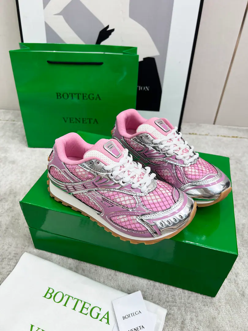 Get out of the factory.【Real value】🐁🐁Top Version（Couple money.） Bottega VenetaThe Fluttershy.23ssAutumn and Winter Show.BV OrbitSports shoes Wang Yi Bo Same paragraph Lovers' leisure shoes, dad's shoes.！RunnerSports shoes！Original procurement development！ Use of original light-technology web-based fabrics, Original unamended！Process complex！ Design rubber for the outside with geometric patterns The King's Bomb Series. High Version Actual**A lot., Still the same little legs. Very.nice. - You're a man of play., Matching Packed shoe process Admit High Version The original version of the Big Bottom is unique., Select ScrewTPUOtsumi!, The material weight is identical.！ Size:#Women35-41 （40 41Custom without re-offer） Men39-45(45Code custom is not to be changed)