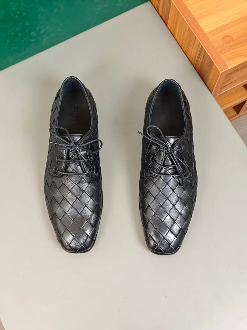 BV The new man has a nice little old old bottomless shoe., This leisure shoe is made hand-made with soft little cow skin., A lightly and lightly achieved., In a fine leather line., The classic all-round shoe-shoes are a fine leisure style.. A flexible sling-up structure with a original is a big one., Add more durability. A leg is easily worn off by a leg design.. Size: 39-44（38.45Do it.）