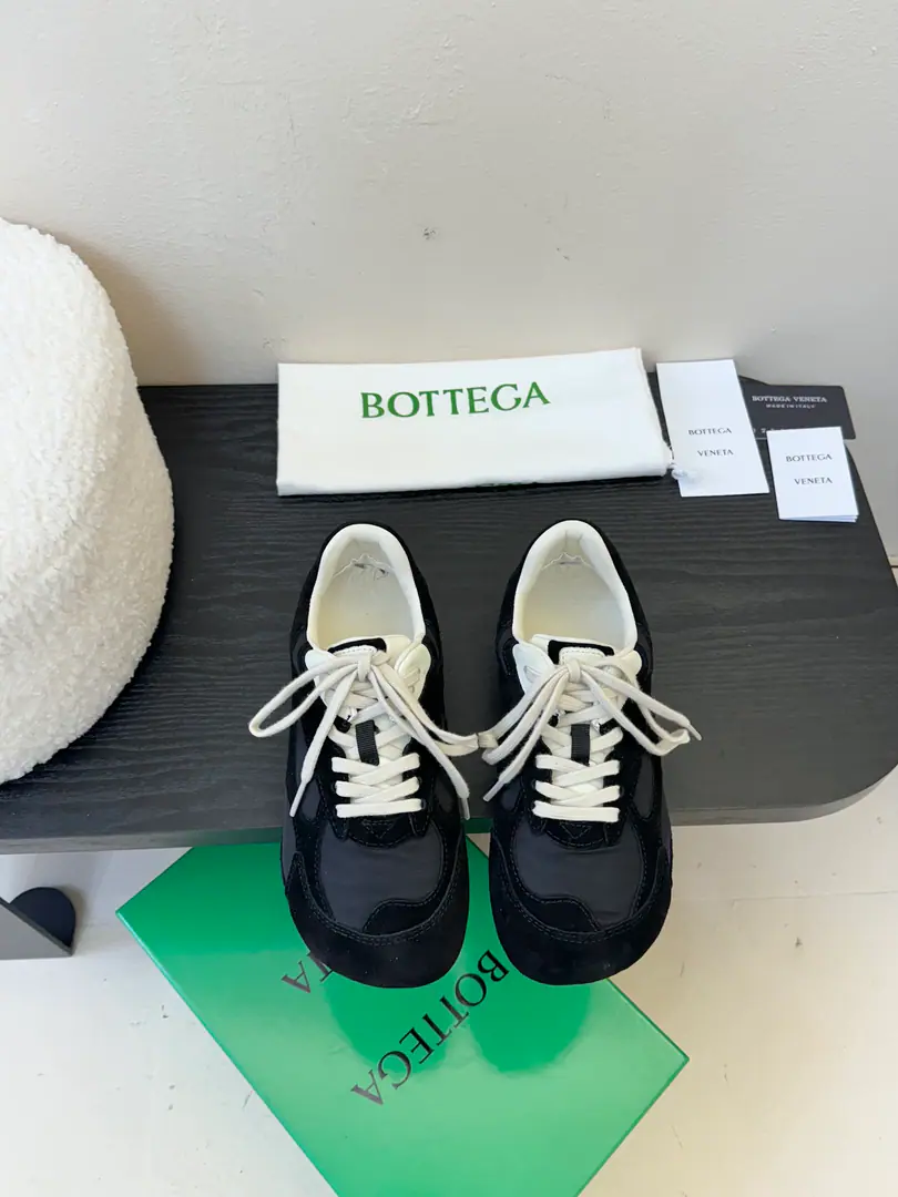 Men➕10 bvThe same thing that I found in the same paragraph.Bottega VenetaNew sneakers.❤️Bottega Veneta OrbitSports shoes90The ancient style is inspired., I'll use the net veil for the shoe., Recipe branding.intrecciatoWeaving elements, Shows a fine front design style.. Use light-quality technical fabric, Leather and netting made, The design of the low band belt., The comfort of leisure and the fineness of the design. Fabulous.: Skin grinding of sand. Uchi.: Original Size: 35-45(45Customize or not change)39.40Note the gender code.