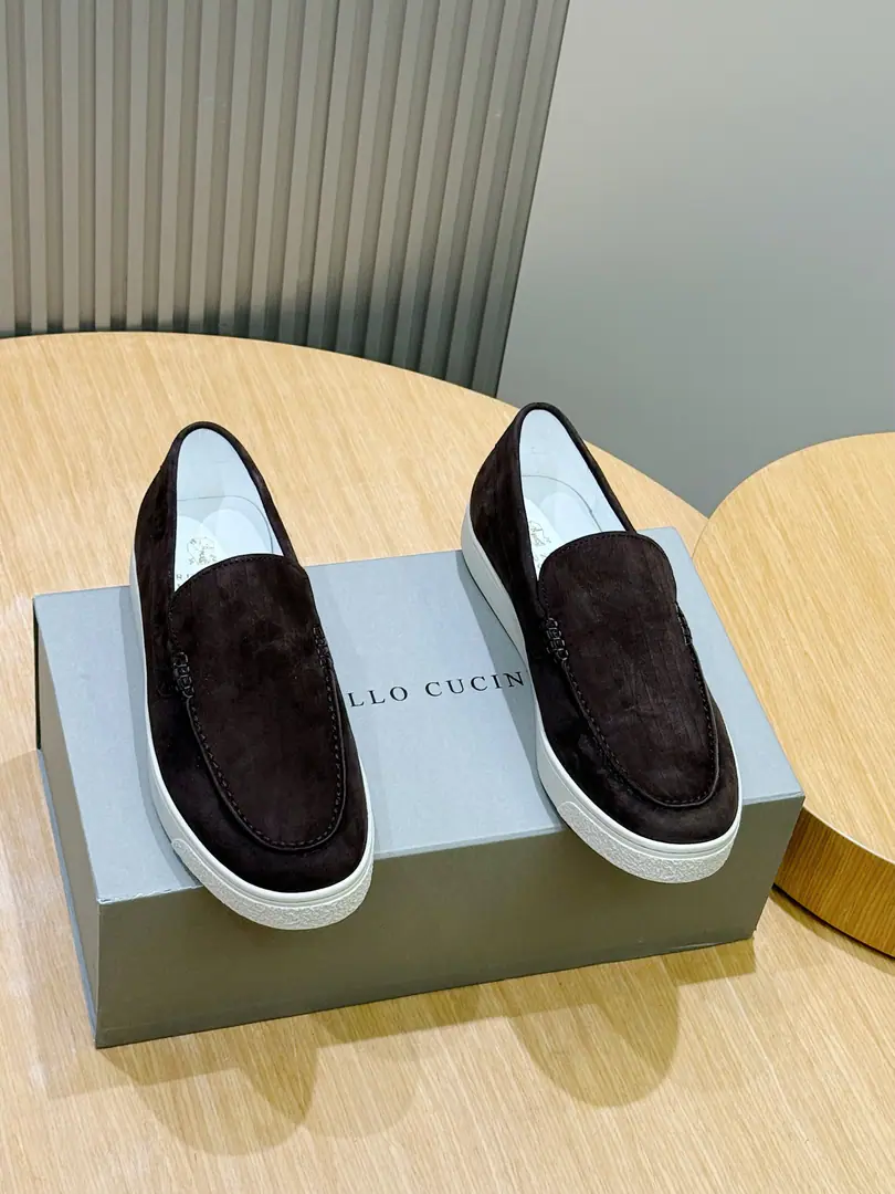 Brunello Cucinelli- A man's shoe. - I'm wearing a lyfoes., Product upgrading, You must come in.. Italian fury, calf skin., Clear Details, The shoe mattress is marked. Importing cow skin+In the cow's skin.+Light rubber tops up comfortably.. Janey's shoes are a little bit of a heel., It's been a long time since I've had air.. Size:39-44(38.45Custom）