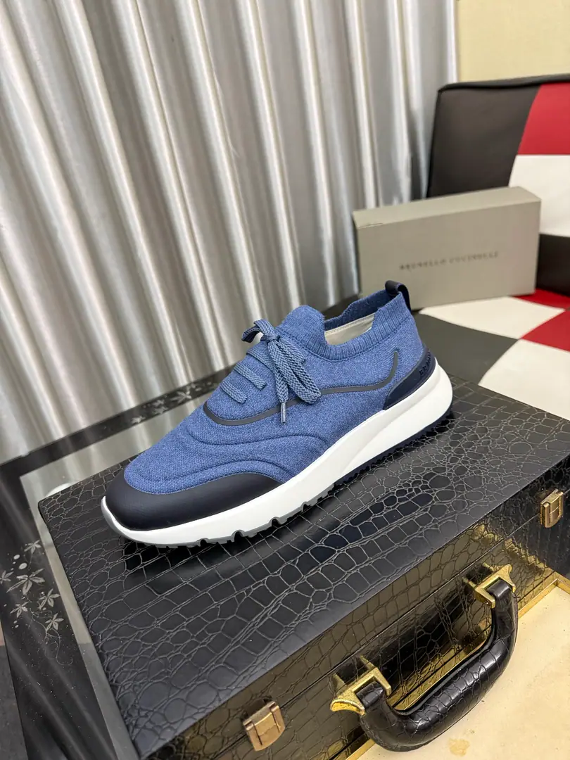 Get out of the factory.⌚️⌚️NewBrunello CucinelliSpring and summer.•I wear leisure sports shoes. BCThe world's top luxury brand from Italy. The shoes are airy and weave the wool. The high temperature of the shoe is melting.TPU Unique design Jane is not a bad person. The shoe is loose and the baggy is tight.+A pin-and-dock. Inside is a white benzene for a cow.+0.5mmCircle-based punch-hole design High-footing bubbles and cattle stickers. The upper foot is comfortable. TPU+PUThe big bottom is one. Shoes boxes are in the original drawer mode Shoes and shoes. Codes:38-44