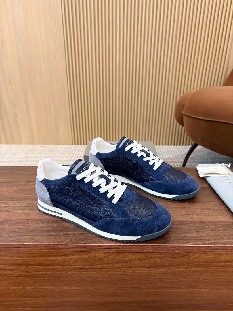 Minoru.🎤🎤 Brunello Cucinelli ssSpring and summer. Men's shoes. AbbreviationsBC This brand is the world's top luxury brand from Italy.[John.], It's called a low profile luxury. “King of the velvet.” and “The real luxury of the garment industry.”. A lot of people know about wool.CashmereTop, Expensive., I can't take it off when I wear it., And a lot of them., No comparison.BCThis brand is better at designing a top-level wool fabric. “Low profile luxury.” The style of the. I'll have a little skin on my shoe and a sandy skin. Inside is a white benzene-specific design for sheep., High-footing bubbles and cattle stickers., The upper foot is comfortable., No coloring., No slides., Environmentally soundTPU+PUThe big bottom is one., Clean and unplugged.. The hysteria shed. ♪ The plentiful ♪ Box packing Size: 39-44 （38.45.46Make a reservation or not.）Welcome to the map.[Applause.]The transmission will blow.……[John.][John.][John.]