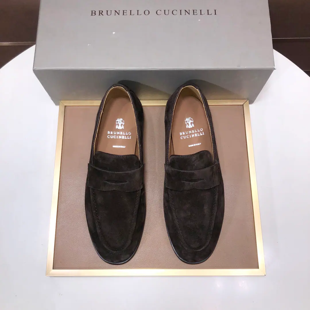 Get out of the factory. New paragraphBrunello CucinelliA man's leisure shoes. The network is being sold simultaneously..This one.BCThe glue that doesn't damp. The skin of the calf is super soft and touchive.. Rubber Bottom The insides are full of cow skin. Rework. Shoes numbers:39-44 （38 45 46 Custom without re-offer）With original packaging+Dustproof bags