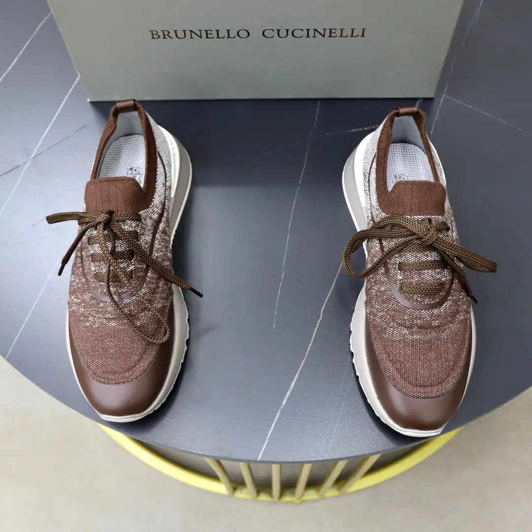 Get out of the factory. Original ListBrunello Cucinelli Men's anti-feather scuffle-coated knitting sneakers.！ Spring new money Classic leather shoe head wrapping. Light and flexible knitting shoes. Comfortable and leg-like. Same color as anti-feather belt. Decoration The classic badge sign the shoe tongue. Wearing tape with shoe rings High-ball looses and tights. It's easy to wear. You can draw the real leather cushion. No shoes. Light white yellow slammed under the soles of shoes Standard sneakers layout The shoes are stunned on both sides. It's amazing. A very good one. Simple Darkness You're a big-ass guy with feet., Full package！ Size: 38-39-40-41-42-43-44Skins size.（Customable45.46）