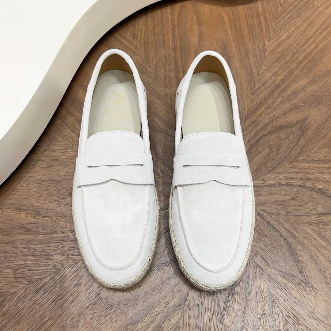 Brunello CucinelliMen's leisure shoes.｜The material shows the style of the rubber soles., Simple style｜The velvet-skinned shoes., Soft｜It's on the soles of the rubber shoes., Create a sense of flexibility and light feet.｜ Inside, inside, inside.➕Sweat-pad feet. Size: 39-44（38.45.Do it.)