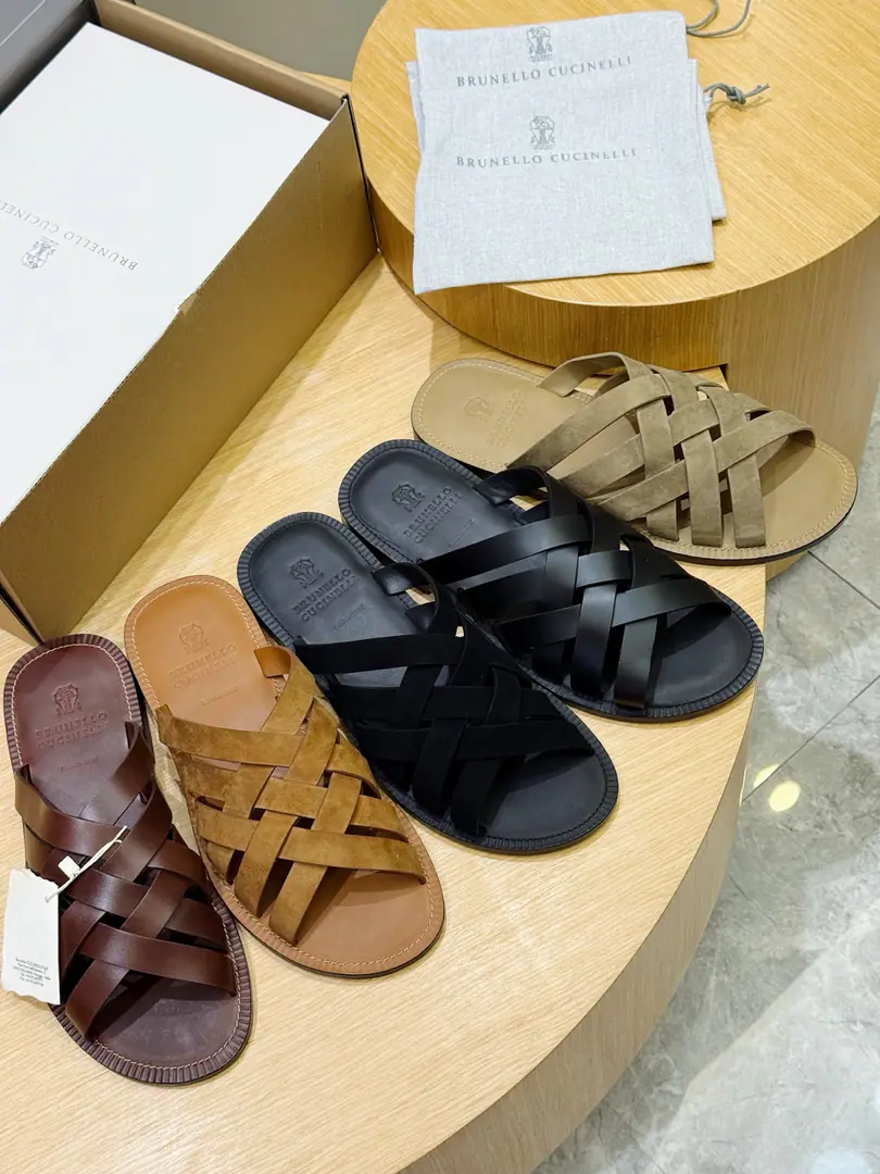 🚗Plant Top Version, East ChineseBrunello CucineliMen, leather slippers. The materials are beautiful.. Soft, skin-shoeed, wrapped-up designs that touch your feet., And with the most light. Combining the outer soles of micro-holed materials, Make your leisure time more comfortable.. Size:39-44(38.45Custom） Oil wax skin tow. The sheep is towing.