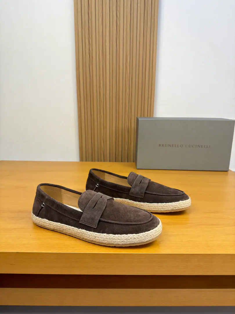 【 Brunello Cucinelli】Bruno.·Cuchnelli. High-end quality Original List·The leisure board shoes are stomping. Shoe.: Imports🔝High-swilight revelling cow skin., Shoe Dan..Back up..Sew the sewn-up of the outer car., Brand-loading decorations Uchi.: Water-tied cow skin. Otsumi!: It's so light.TPR·Rubber.Weaving ropes around the perimeter. Combination to the base Super-high-quality control.·- I'm doing a little work.: Highlight(High-end·- How expensive.·Slot) Size: 39-44（38, 45, Make a reservation.)·BC0126