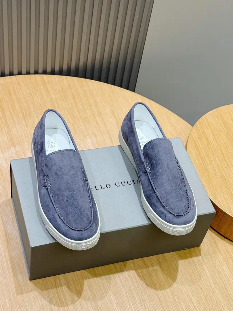 Brunello Cucinelli- A man's shoe. - I'm wearing a lyfoes., Product upgrading, You must come in.. Italian fury, calf skin., Clear Details, The shoe mattress is marked. Importing cow skin+In the cow's skin.+Light rubber tops up comfortably.. Janey's shoes are a little bit of a heel., It's been a long time since I've had air.. Size:39-44(38.45Custom）