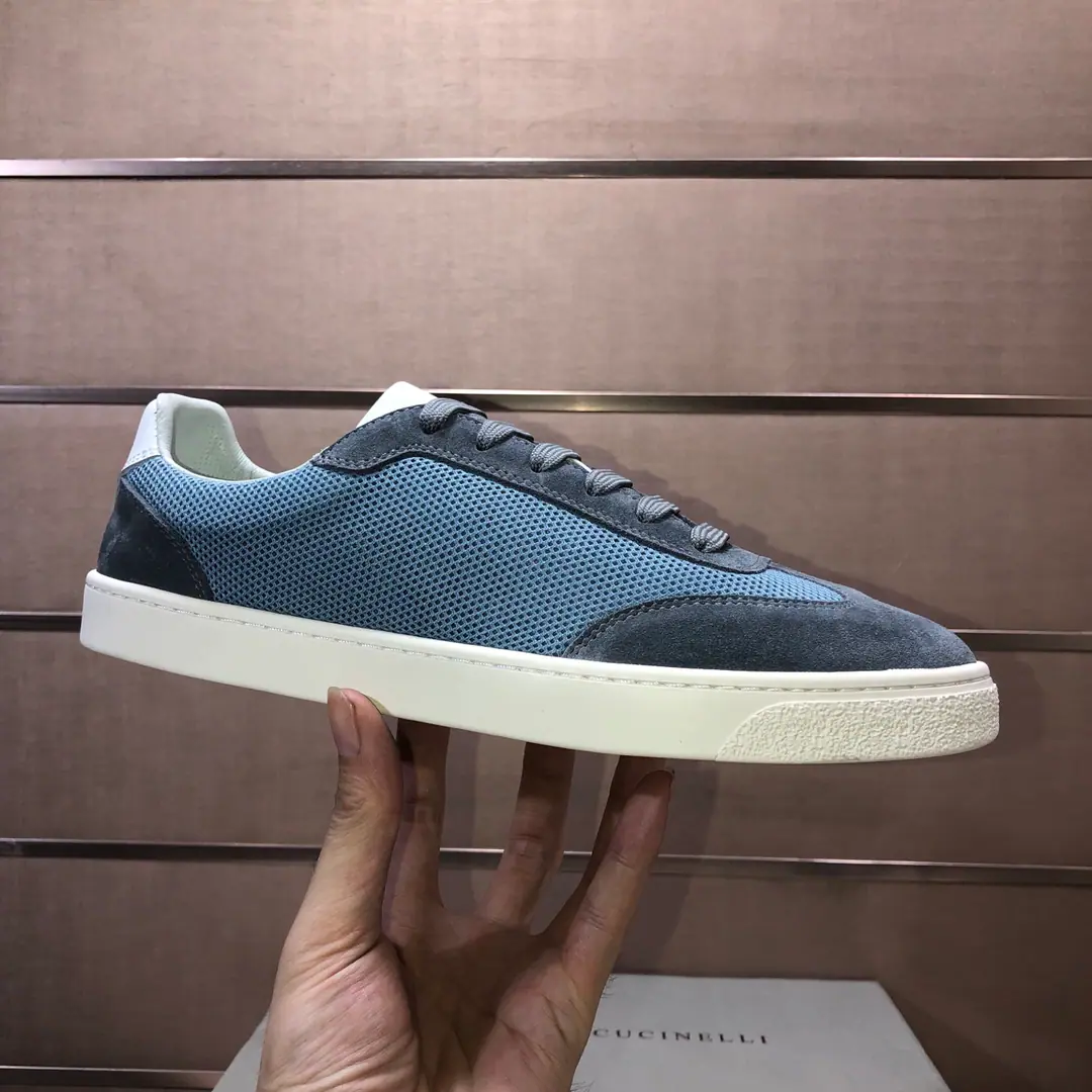 Plant BCNew Brunello Cucinell* Low gang sneakers. The classic veils inspire the taste of the sneakers.. High-swiss-lighted cow shoes are extremely light and flexible., The shoes are tight on both sides., I'm comfortable with air. Heel and shoe mats are branded.logoMark, The back and the weavers. The original model of light-blowing rubber grabs the soles of the shoes. Make shoes comfortable and flexible on their feet.. Easy and comfortable. Standard cabinet number: 38-44.（38.45Make a reservation.）