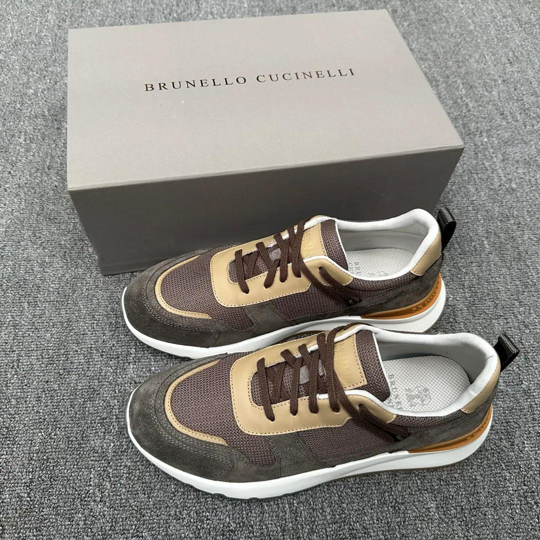Brunello Cucinelli ssSpring and summer, the new man's shoes. AbbreviationsBC This brand is the world's top luxury brand from Italy., It's called a low profile luxury. “King of the velvet.” and “The real luxury of the garment industry.”. A lot of people know about wool.CashmereTop, Expensive., I can't take it off when I wear it., And a lot of them., No comparison.BCThis brand is better at designing a top-level wool fabric. “Low profile luxury.” The style of the. Top of the shoe.+High silk moose. Inside is a white benzene for a cow.+0.5mmCircle-based punch-hole design, High-footing bubbles and cattle stickers., The upper foot is comfortable., No coloring., No slides., Environmentally soundTPU+PUThe big bottom is one., Clean and unplugged.. The hysteria shed. ♪ The plentiful ♪ Box packing Size: 39/40/41/42/43/44 （45.46Make a reservation.）Shoes boxes are original drawer-style. Shoes and shoes. Standard leather shoe size The cargo.