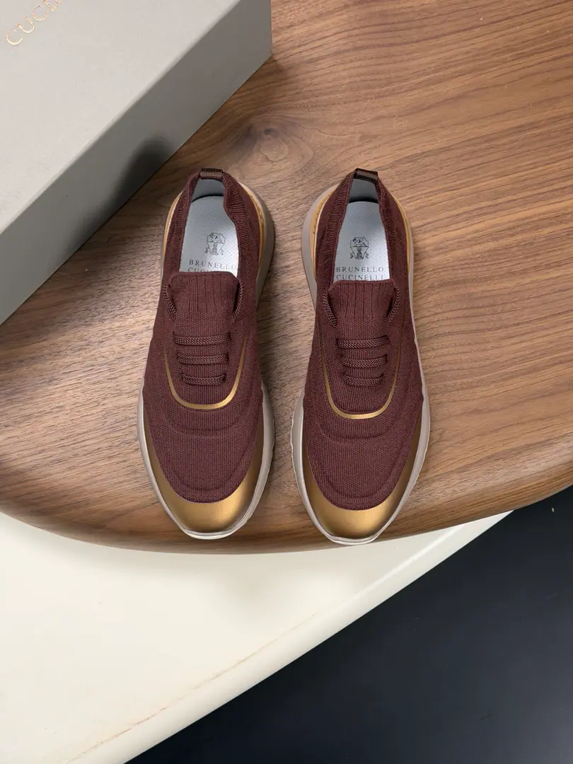 Brunello Cucinelli Men's anti-feather scuffle-coated knitting sneakers.！ Spring new money Classic anti-feather shoe head wrapping. Light and flexible knitting shoes. Comfortable and leg-like. Same color as anti-feather belt. Decoration The classic badge sign the shoe tongue. Wearing tape with shoe rings High-ball looses and tights. It's easy to wear. You can draw the real leather cushion. No shoes. Light white yellow slammed under the soles of shoes Standard sneakers layout The shoes are stunned on both sides. It's amazing. A very good one. Simple Darkness You're a big-ass guy with feet., Full package！ Size: 39-40-41-42-43-44Skins size.（Customable38.45.46）