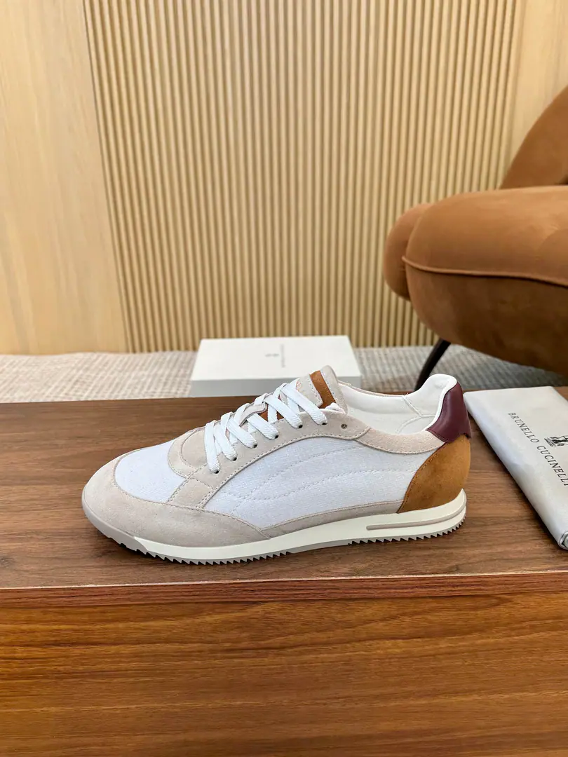 Minoru.🎤🎤 Brunello Cucinelli ssSpring and summer. Men's shoes. AbbreviationsBC This brand is the world's top luxury brand from Italy.[John.], It's called a low profile luxury. “King of the velvet.” and “The real luxury of the garment industry.”. A lot of people know about wool.CashmereTop, Expensive., I can't take it off when I wear it., And a lot of them., No comparison.BCThis brand is better at designing a top-level wool fabric. “Low profile luxury.” The style of the. I'll have a little skin on my shoe and a sandy skin. Inside is a white benzene-specific design for sheep., High-footing bubbles and cattle stickers., The upper foot is comfortable., No coloring., No slides., Environmentally soundTPU+PUThe big bottom is one., Clean and unplugged.. The hysteria shed. ♪ The plentiful ♪ Box packing Size: 39-44 （38.45.46Make a reservation or not.）Welcome to the map.[Applause.]The transmission will blow.……[John.][John.][John.]