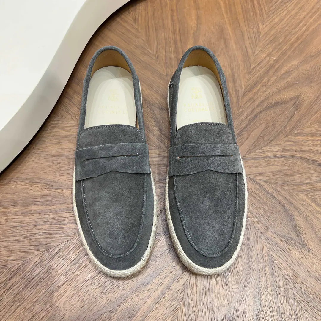 Brunello CucinelliMen's leisure shoes.｜The material shows the style of the rubber soles., Simple style｜The velvet-skinned shoes., Soft｜It's on the soles of the rubber shoes., Create a sense of flexibility and light feet.｜ Inside, inside, inside.➕Sweat-pad feet. Size: 39-44（38.45.Do it.)