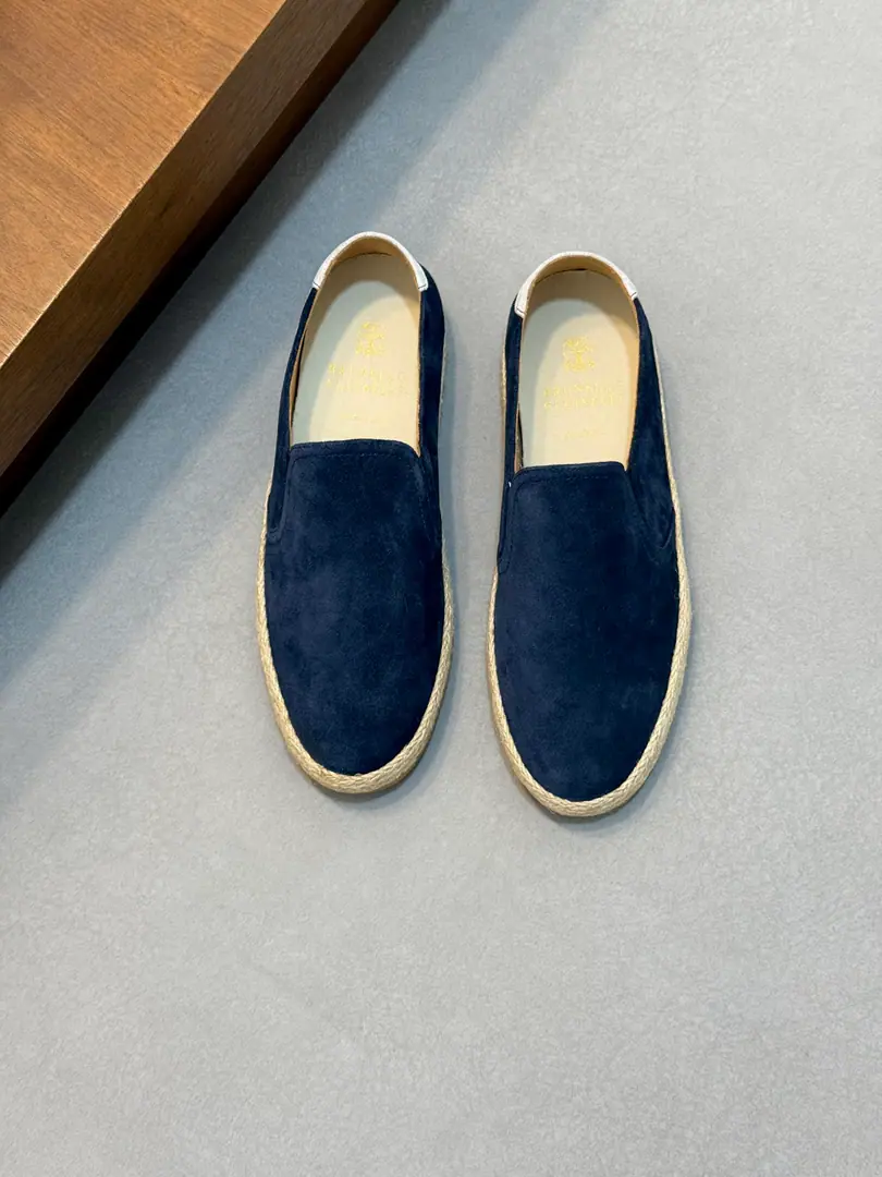 Brunello CucinelliMen's leisure shoes.｜The material shows the style of the rubber soles., Simple style｜The velvet-skinned shoes., Soft｜It's on the soles of the rubber shoes., Create a sense of flexibility and light feet.｜ Inside, inside, inside.➕Sweat-pad feet. Size: 39-44（38.45.Do it.)