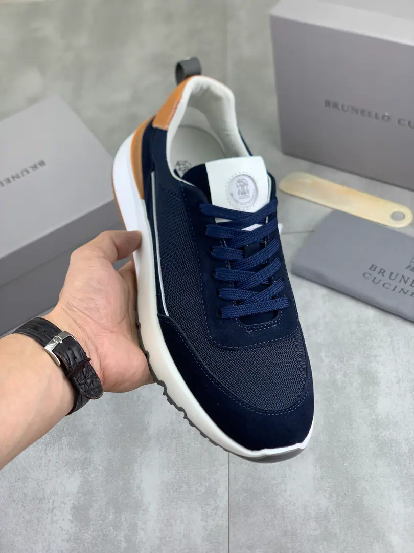 Plant price Real value High Version 🌹🌹BCNew Brunello Cucinell* Low gang sneakers. Official sales priceRMB, The classic veils inspire the taste of the sneakers.. The original cow skins are extremely light and flexible., The shoes are tight on both sides., And the shoe head is unique with sporting accessories.“Micah.”Process, I'm gonna go up and get air.. The elasticity of the knitting ensures that the shoes fit better., It's more comfortable in it. It's a very strong material comparison.. The skin of the cow has a pedal of the cow. I'm comfortable with air. Heel and shoe mats are branded.logoMark, The back and the weavers. The original model of light-blowing rubber grabs the soles of the shoes. Make shoes comfortable and flexible on their feet.. Easy and comfortable. Standard code number: 39-44（38 45Do it.）’Colours: 4️⃣Colours
