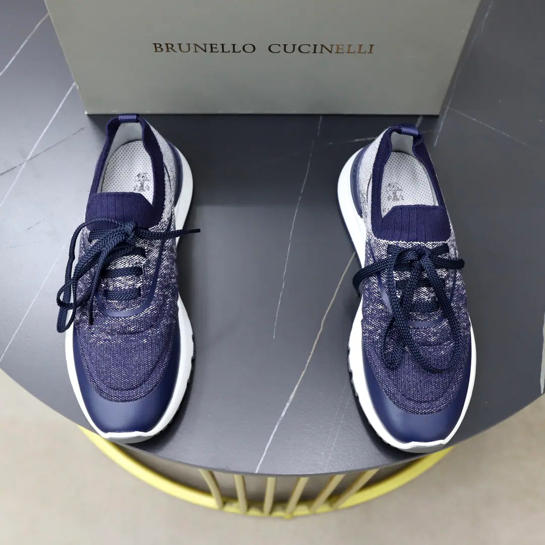 Get out of the factory. Original ListBrunello Cucinelli Men's anti-feather scuffle-coated knitting sneakers.！ Spring new money Classic leather shoe head wrapping. Light and flexible knitting shoes. Comfortable and leg-like. Same color as anti-feather belt. Decoration The classic badge sign the shoe tongue. Wearing tape with shoe rings High-ball looses and tights. It's easy to wear. You can draw the real leather cushion. No shoes. Light white yellow slammed under the soles of shoes Standard sneakers layout The shoes are stunned on both sides. It's amazing. A very good one. Simple Darkness You're a big-ass guy with feet., Full package！ Size: 38-39-40-41-42-43-44Skins size.（Customable45.46）