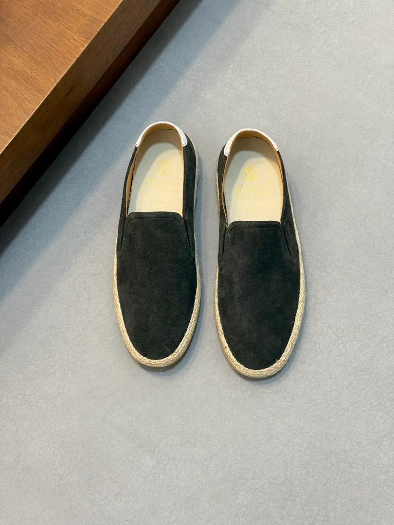 Brunello CucinelliMen's leisure shoes.｜The material shows the style of the rubber soles., Simple style｜The velvet-skinned shoes., Soft｜It's on the soles of the rubber shoes., Create a sense of flexibility and light feet.｜ Inside, inside, inside.➕Sweat-pad feet. Size: 39-44（38.45.Do it.)