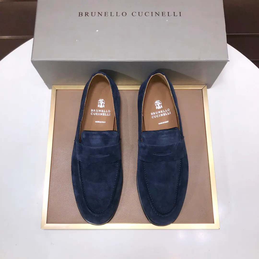 Get out of the factory. New paragraphBrunello CucinelliA man's leisure shoes. The network is being sold simultaneously..This one.BCThe glue that doesn't damp. The skin of the calf is super soft and touchive.. Rubber Bottom The insides are full of cow skin. Rework. Shoes numbers:39-44 （38 45 46 Custom without re-offer）With original packaging+Dustproof bags