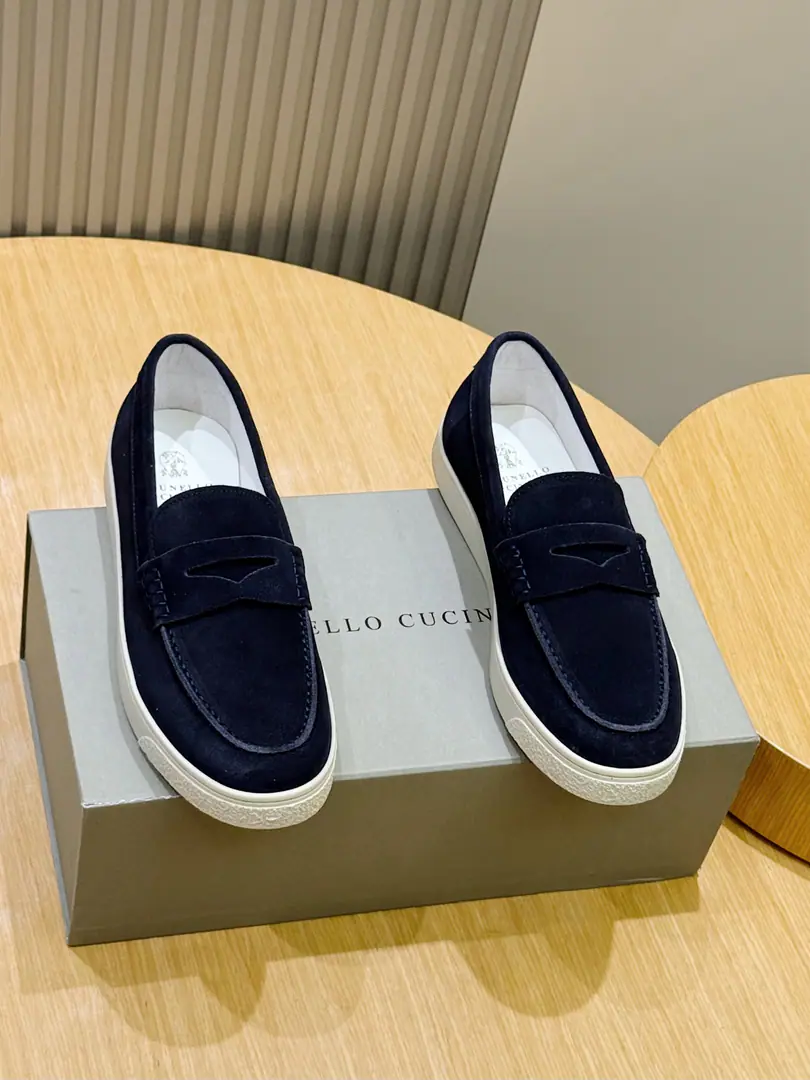 Brunello Cucinelli- A man's shoe. - I'm wearing a lyfoes., Product upgrading, You must come in.. Italian fury, calf skin., Clear Details, The shoe mattress is marked. Importing cow skin+In the cow's skin.+Light rubber tops up comfortably.. Janey's shoes are a little bit of a heel., It's been a long time since I've had air.. Size:39-44(38.45Custom）