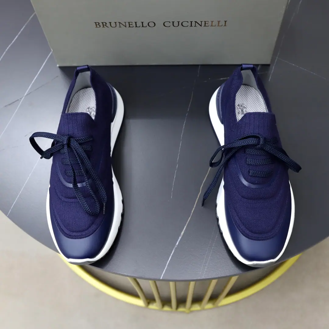 Get out of the factory. Original ListBrunello Cucinelli Men's anti-feather scuffle-coated knitting sneakers.！ Spring new money Classic leather shoe head wrapping. Light and flexible knitting shoes. Comfortable and leg-like. Same color as anti-feather belt. Decoration The classic badge sign the shoe tongue. Wearing tape with shoe rings High-ball looses and tights. It's easy to wear. You can draw the real leather cushion. No shoes. Light white yellow slammed under the soles of shoes Standard sneakers layout The shoes are stunned on both sides. It's amazing. A very good one. Simple Darkness You're a big-ass guy with feet., Full package！ Size: 38-39-40-41-42-43-44Skins size.（Customable45.46）