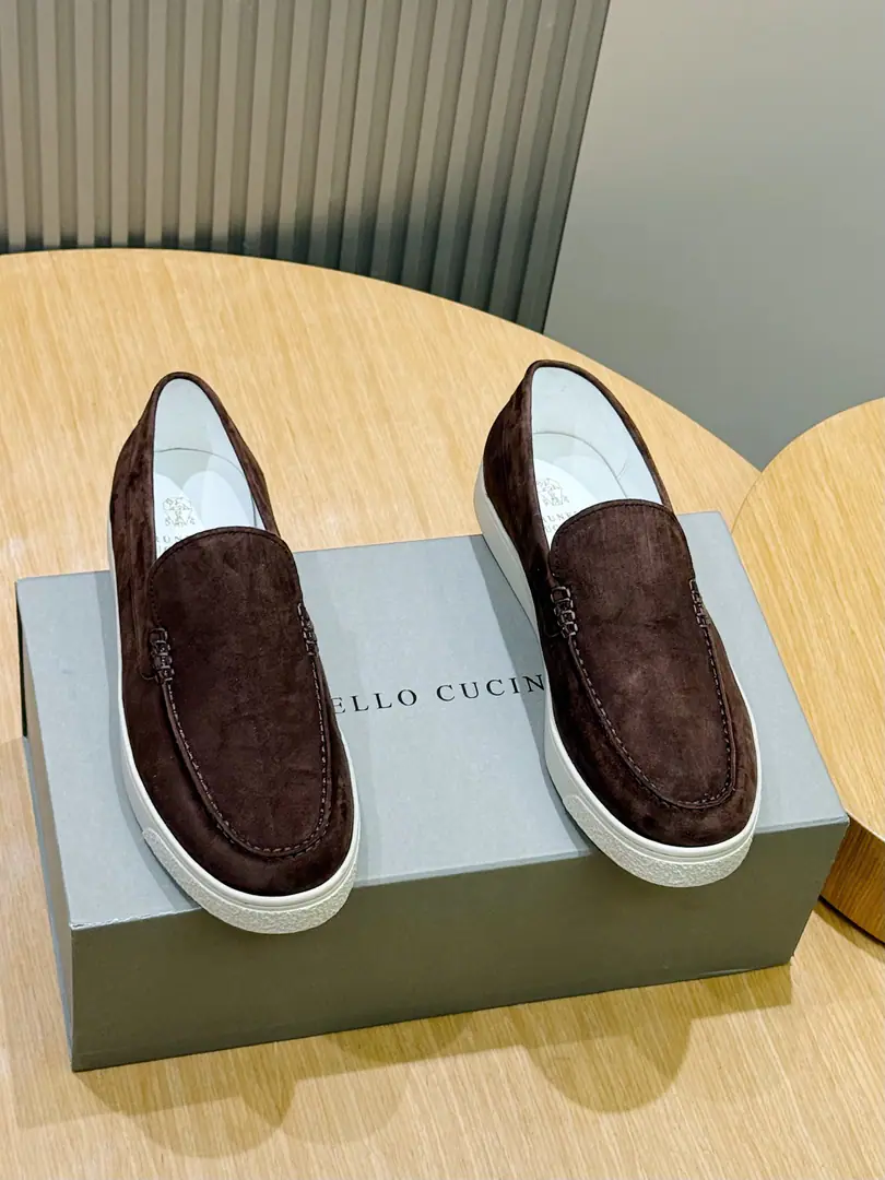 Brunello Cucinelli- A man's shoe. - I'm wearing a lyfoes., Product upgrading, You must come in.. Italian fury, calf skin., Clear Details, The shoe mattress is marked. Importing cow skin+In the cow's skin.+Light rubber tops up comfortably.. Janey's shoes are a little bit of a heel., It's been a long time since I've had air.. Size:39-44(38.45Custom）