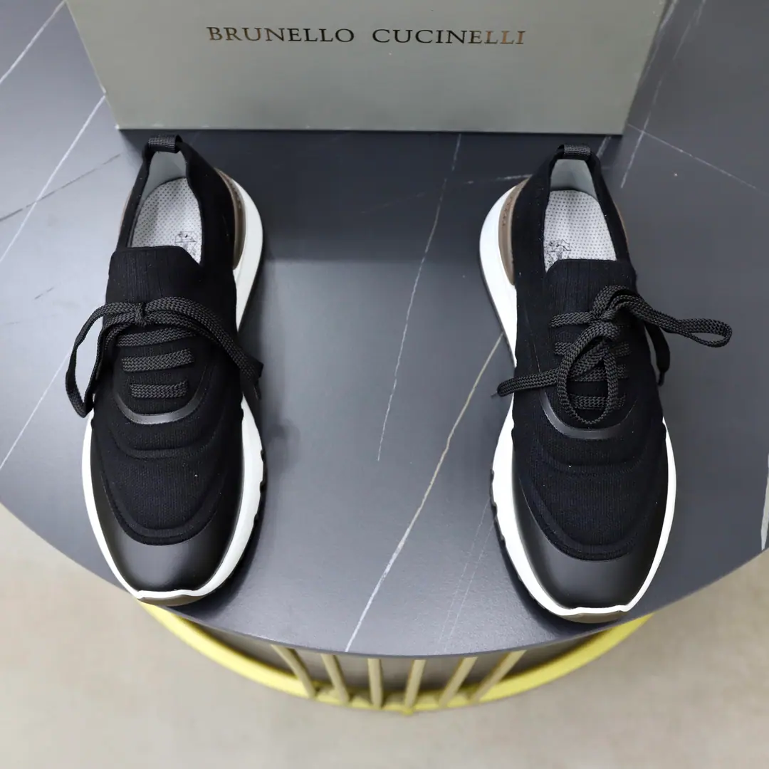 Get out of the factory. Original ListBrunello Cucinelli Men's anti-feather scuffle-coated knitting sneakers.！ Spring new money Classic leather shoe head wrapping. Light and flexible knitting shoes. Comfortable and leg-like. Same color as anti-feather belt. Decoration The classic badge sign the shoe tongue. Wearing tape with shoe rings High-ball looses and tights. It's easy to wear. You can draw the real leather cushion. No shoes. Light white yellow slammed under the soles of shoes Standard sneakers layout The shoes are stunned on both sides. It's amazing. A very good one. Simple Darkness You're a big-ass guy with feet., Full package！ Size: 38-39-40-41-42-43-44Skins size.（Customable45.46）