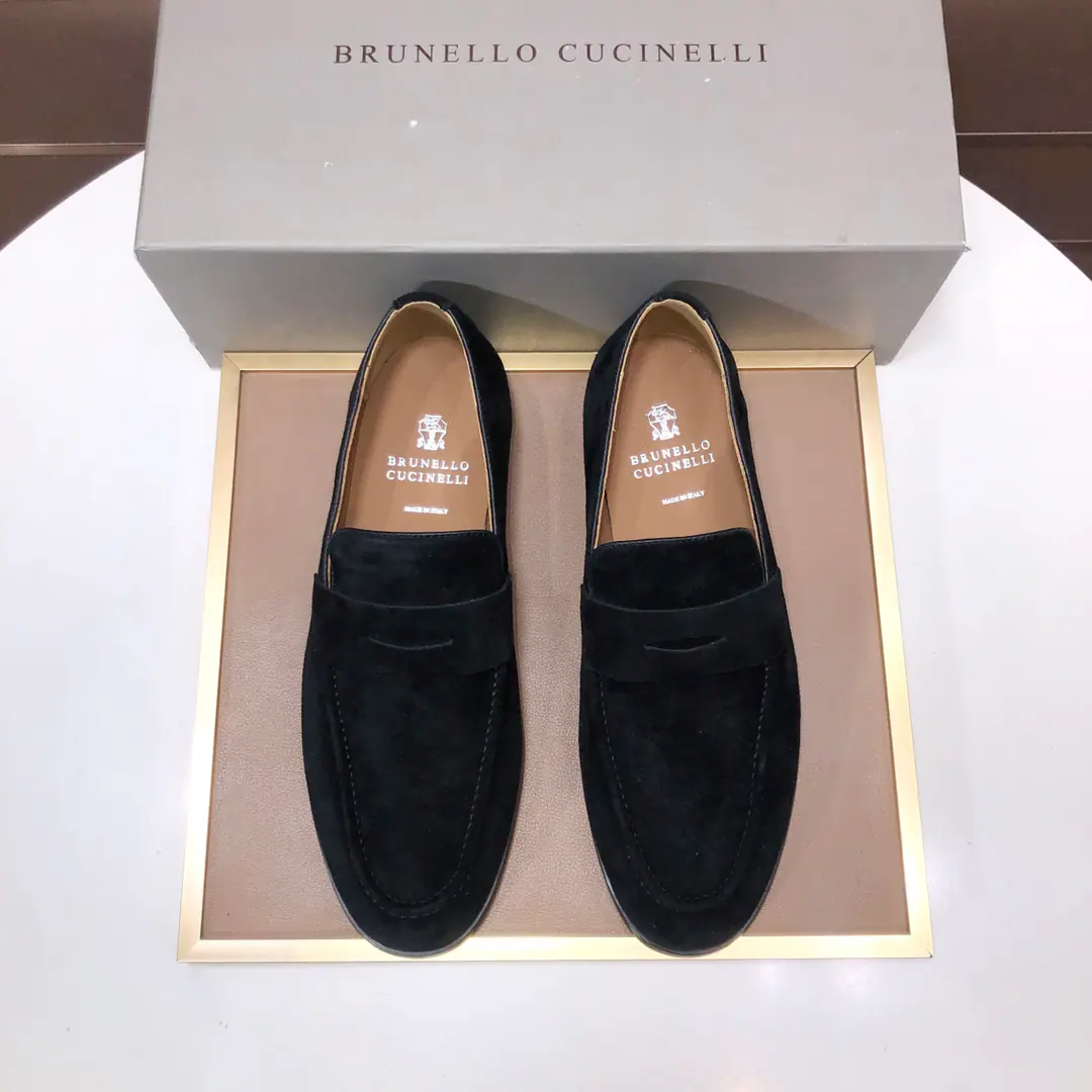 Get out of the factory. New paragraphBrunello CucinelliA man's leisure shoes. The network is being sold simultaneously..This one.BCThe glue that doesn't damp. The skin of the calf is super soft and touchive.. Rubber Bottom The insides are full of cow skin. Rework. Shoes numbers:39-44 （38 45 46 Custom without re-offer）With original packaging+Dustproof bags
