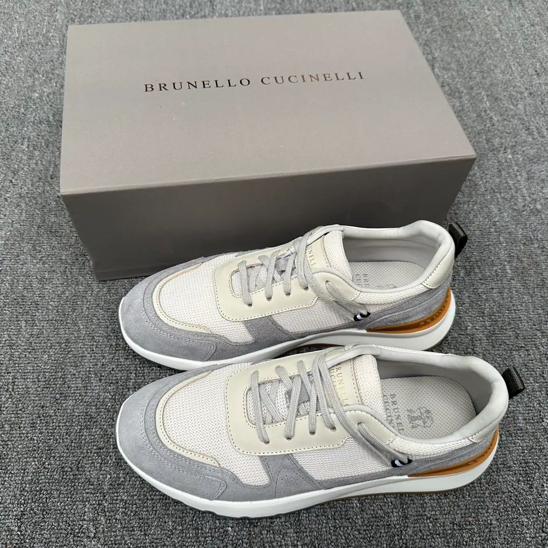 Brunello Cucinelli ssSpring and summer, the new man's shoes. AbbreviationsBC This brand is the world's top luxury brand from Italy., It's called a low profile luxury. “King of the velvet.” and “The real luxury of the garment industry.”. A lot of people know about wool.CashmereTop, Expensive., I can't take it off when I wear it., And a lot of them., No comparison.BCThis brand is better at designing a top-level wool fabric. “Low profile luxury.” The style of the. Top of the shoe.+High silk moose. Inside is a white benzene for a cow.+0.5mmCircle-based punch-hole design, High-footing bubbles and cattle stickers., The upper foot is comfortable., No coloring., No slides., Environmentally soundTPU+PUThe big bottom is one., Clean and unplugged.. The hysteria shed. ♪ The plentiful ♪ Box packing Size: 39/40/41/42/43/44 （45.46Make a reservation.）Shoes boxes are original drawer-style. Shoes and shoes. Standard leather shoe size The cargo.
