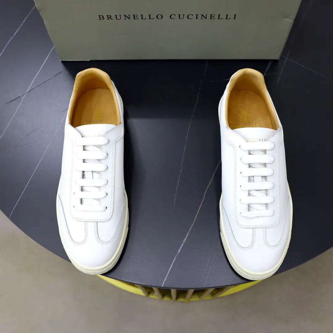Get out of the factory. BCNew items for sale🆕Brunello CucinelliNew paragraph｜The fabric is made up of imported anti-vealed cow skins.｜Into the skin of the cow.｜Details of sutures in the same colour｜Lightly and softly, the natural rubber floors are soothing.｜Janey's shoes are a little bit of a heel.｜It's been a long time since I've had air.｜Summer is a very important thing to recommend. Size: 39-44（38.45.Do it.）