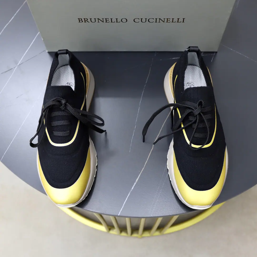 Get out of the factory. Original ListBrunello Cucinelli Men's anti-feather scuffle-coated knitting sneakers.！ Spring new money Classic leather shoe head wrapping. Light and flexible knitting shoes. Comfortable and leg-like. Same color as anti-feather belt. Decoration The classic badge sign the shoe tongue. Wearing tape with shoe rings High-ball looses and tights. It's easy to wear. You can draw the real leather cushion. No shoes. Light white yellow slammed under the soles of shoes Standard sneakers layout The shoes are stunned on both sides. It's amazing. A very good one. Simple Darkness You're a big-ass guy with feet., Full package！ Size: 38-39-40-41-42-43-44Skins size.（Customable45.46）