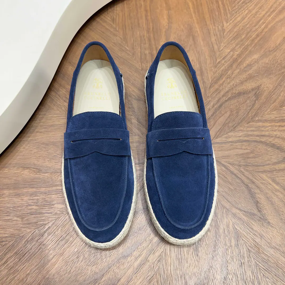 Brunello CucinelliMen's leisure shoes.｜The material shows the style of the rubber soles., Simple style｜The velvet-skinned shoes., Soft｜It's on the soles of the rubber shoes., Create a sense of flexibility and light feet.｜ Inside, inside, inside.➕Sweat-pad feet. Size: 39-44（38.45.Do it.)