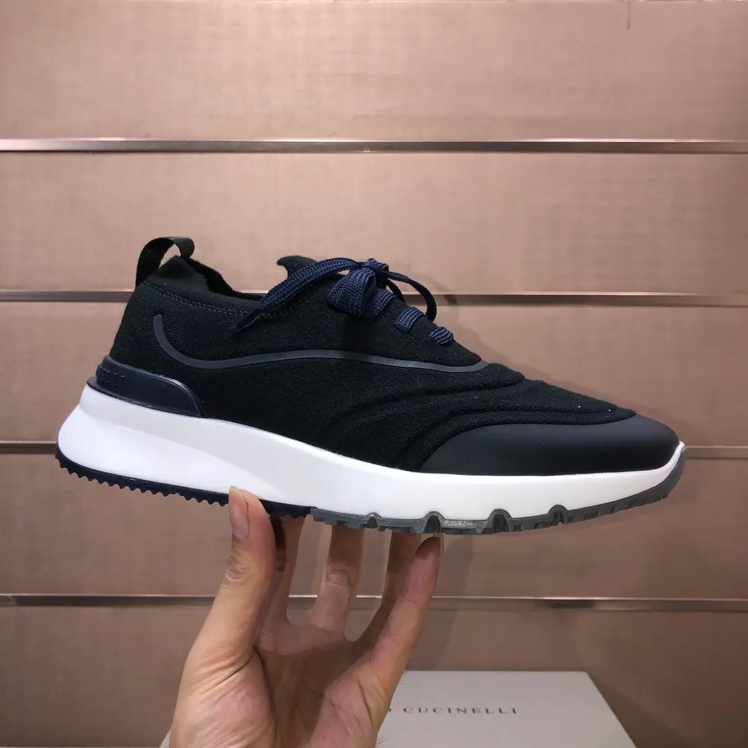 Plant BCNew Brunello Cucinell* Low gang sneakers. The classic veils inspire the taste of the sneakers.. The air-weaving shoes are extremely light and flexible., The shoes are tight on both sides., I'm comfortable with air. Heel and shoe mats are branded.logoMark, The back and the weavers. The original model of light-blowing rubber grabs the soles of the shoes. Make shoes comfortable and flexible on their feet.. Easy and comfortable. Standard cabinet number: 38-44.（45Make a reservation.）