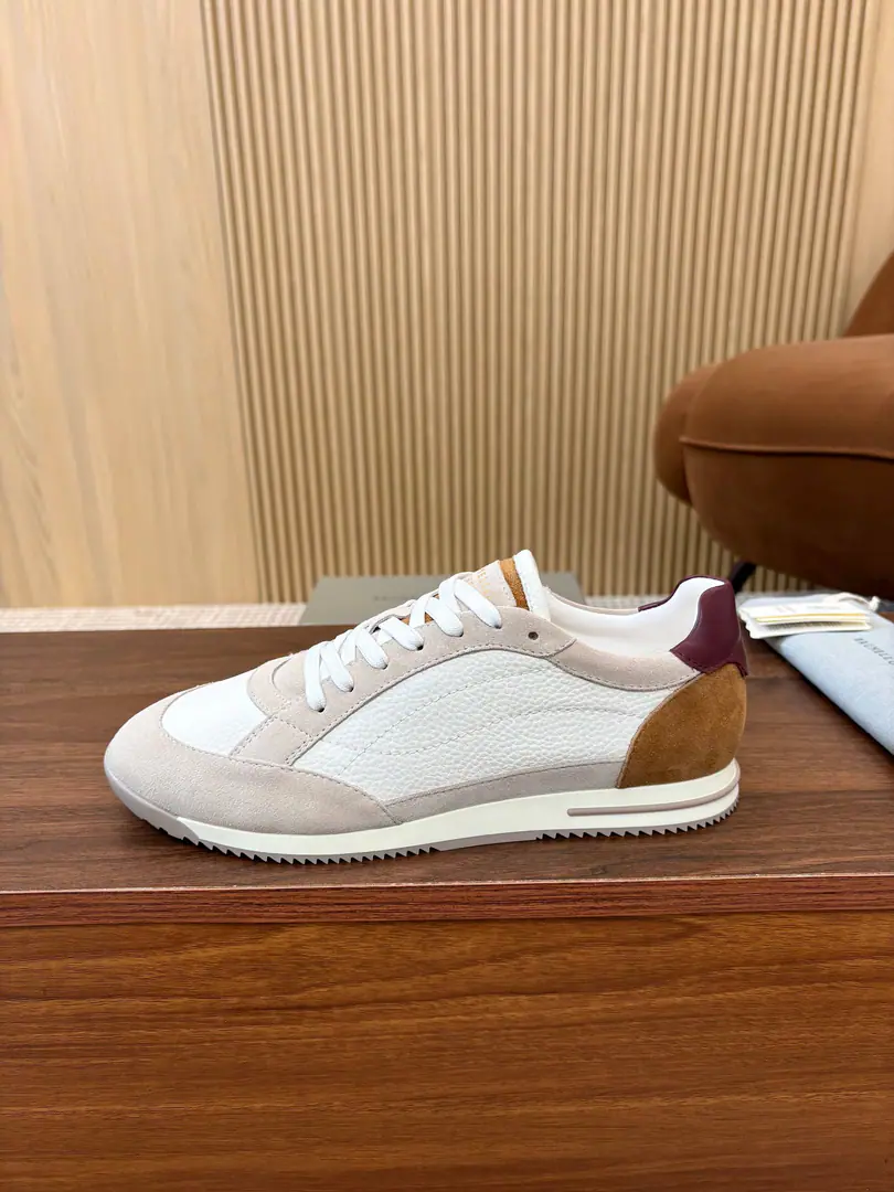 Minoru.🎤🎤 Brunello Cucinelli ssSpring and summer. Men's shoes. AbbreviationsBC This brand is the world's top luxury brand from Italy.[John.], It's called a low profile luxury. “King of the velvet.” and “The real luxury of the garment industry.”. A lot of people know about wool.CashmereTop, Expensive., I can't take it off when I wear it., And a lot of them., No comparison.BCThis brand is better at designing a top-level wool fabric. “Low profile luxury.” The style of the. I'll have a little skin on my shoe and a sandy skin. Inside is a white benzene-specific design for sheep., High-footing bubbles and cattle stickers., The upper foot is comfortable., No coloring., No slides., Environmentally soundTPU+PUThe big bottom is one., Clean and unplugged.. The hysteria shed. ♪ The plentiful ♪ Box packing Size: 39-44 （38.45.46Make a reservation or not.）Welcome to the map.[Applause.]The transmission will blow.……[John.][John.][John.]