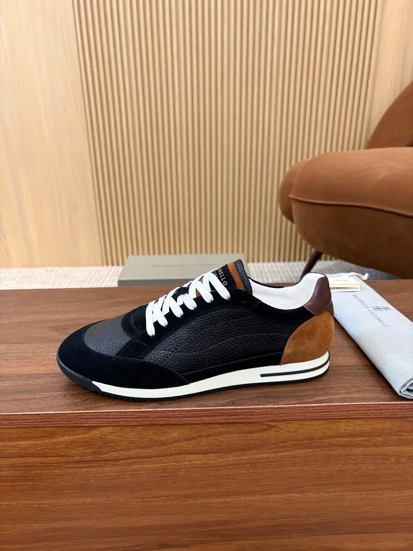 Minoru.🎤🎤 Brunello Cucinelli ssSpring and summer. Men's shoes. AbbreviationsBC This brand is the world's top luxury brand from Italy.[John.], It's called a low profile luxury. “King of the velvet.” and “The real luxury of the garment industry.”. A lot of people know about wool.CashmereTop, Expensive., I can't take it off when I wear it., And a lot of them., No comparison.BCThis brand is better at designing a top-level wool fabric. “Low profile luxury.” The style of the. I'll have a little skin on my shoe and a sandy skin. Inside is a white benzene-specific design for sheep., High-footing bubbles and cattle stickers., The upper foot is comfortable., No coloring., No slides., Environmentally soundTPU+PUThe big bottom is one., Clean and unplugged.. The hysteria shed. ♪ The plentiful ♪ Box packing Size: 39-44 （38.45.46Make a reservation or not.）Welcome to the map.[Applause.]The transmission will blow.……[John.][John.][John.]