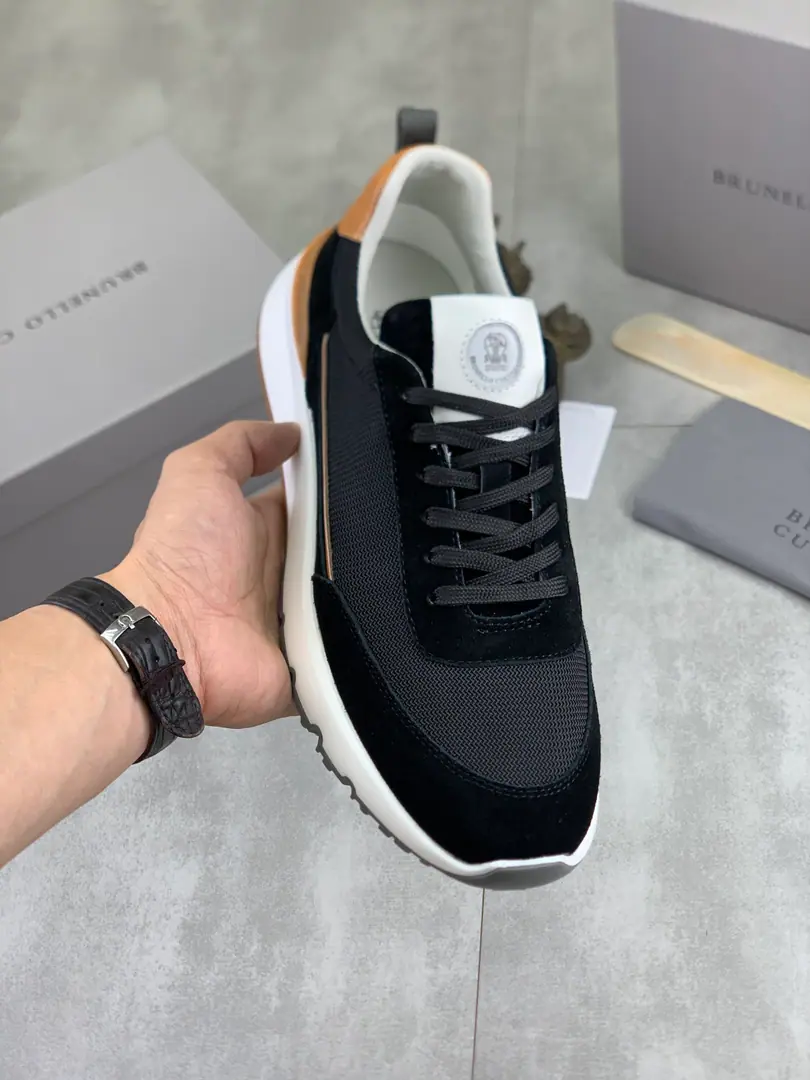 Plant price Real value High Version 🌹🌹BCNew Brunello Cucinell* Low gang sneakers. Official sales priceRMB, The classic veils inspire the taste of the sneakers.. The original cow skins are extremely light and flexible., The shoes are tight on both sides., And the shoe head is unique with sporting accessories.“Micah.”Process, I'm gonna go up and get air.. The elasticity of the knitting ensures that the shoes fit better., It's more comfortable in it. It's a very strong material comparison.. The skin of the cow has a pedal of the cow. I'm comfortable with air. Heel and shoe mats are branded.logoMark, The back and the weavers. The original model of light-blowing rubber grabs the soles of the shoes. Make shoes comfortable and flexible on their feet.. Easy and comfortable. Standard code number: 39-44（38 45Do it.）’Colours: 4️⃣Colours