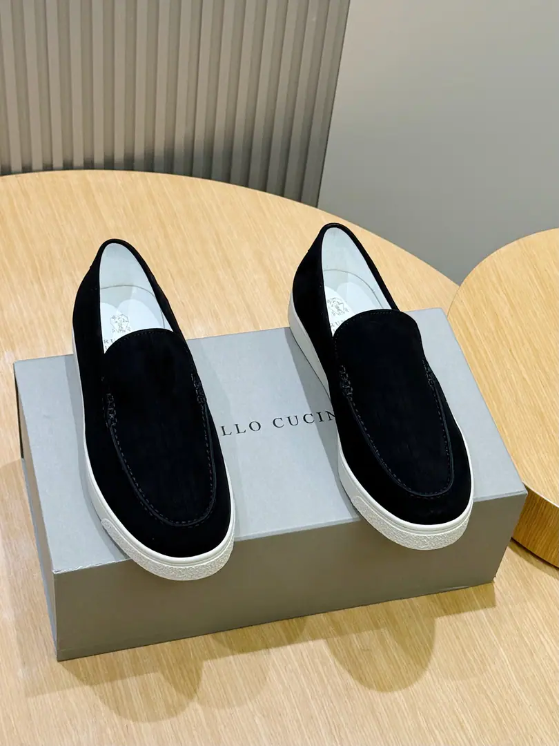 Brunello Cucinelli- A man's shoe. - I'm wearing a lyfoes., Product upgrading, You must come in.. Italian fury, calf skin., Clear Details, The shoe mattress is marked. Importing cow skin+In the cow's skin.+Light rubber tops up comfortably.. Janey's shoes are a little bit of a heel., It's been a long time since I've had air.. Size:39-44(38.45Custom）