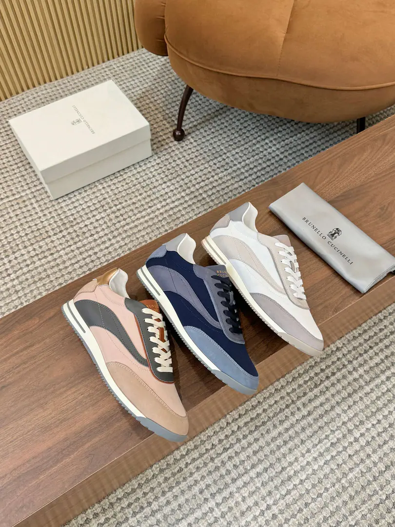 Minoru.🎤🎤 Brunello Cucinelli ssSpring and summer. Men's shoes. AbbreviationsBC This brand is the world's top luxury brand from Italy.[John.], It's called a low profile luxury. “King of the velvet.” and “The real luxury of the garment industry.”. A lot of people know about wool.CashmereTop, Expensive., I can't take it off when I wear it., And a lot of them., No comparison.BCThis brand is better at designing a top-level wool fabric. “Low profile luxury.” The style of the. I'll have a little skin on my shoe and a sandy skin. Inside is a white benzene-specific design for sheep., High-footing bubbles and cattle stickers., The upper foot is comfortable., No coloring., No slides., Environmentally soundTPU+PUThe big bottom is one., Clean and unplugged.. The hysteria shed. ♪ The plentiful ♪ Box packing Size: 39-44 （38.45.46Make a reservation or not.）Welcome to the map.[Applause.]The transmission will blow.……[John.][John.][John.]