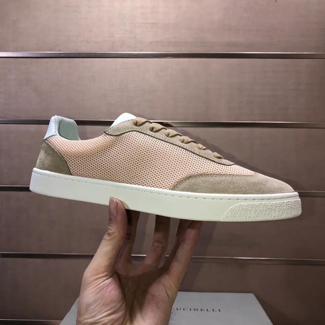 Plant BCNew Brunello Cucinell* Low gang sneakers. The classic veils inspire the taste of the sneakers.. High-swiss-lighted cow shoes are extremely light and flexible., The shoes are tight on both sides., I'm comfortable with air. Heel and shoe mats are branded.logoMark, The back and the weavers. The original model of light-blowing rubber grabs the soles of the shoes. Make shoes comfortable and flexible on their feet.. Easy and comfortable. Standard cabinet number: 38-44.（38.45Make a reservation.）