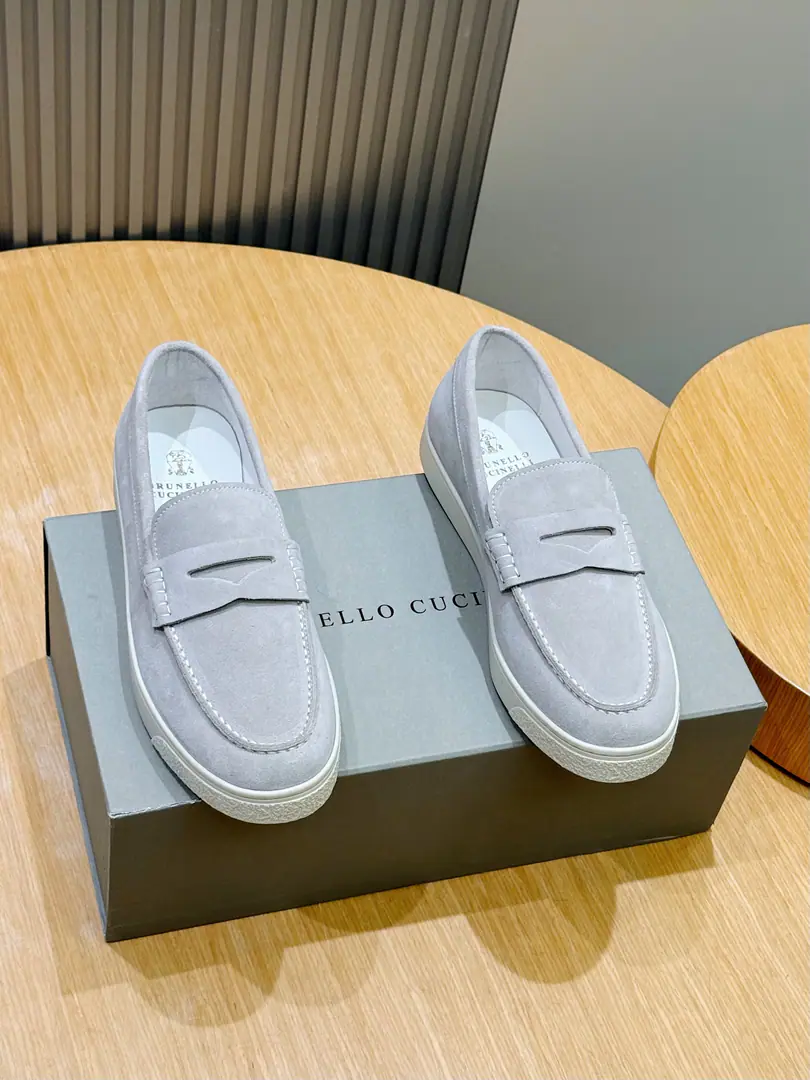 Brunello Cucinelli- A man's shoe. - I'm wearing a lyfoes., Product upgrading, You must come in.. Italian fury, calf skin., Clear Details, The shoe mattress is marked. Importing cow skin+In the cow's skin.+Light rubber tops up comfortably.. Janey's shoes are a little bit of a heel., It's been a long time since I've had air.. Size:39-44(38.45Custom）