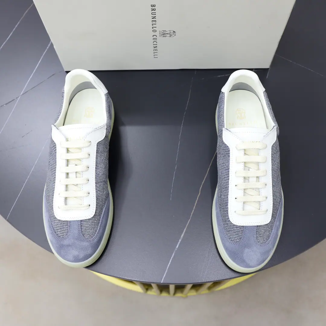 Get out of the factory. Brunello CucinelliA man's skin, a man's shoes. The precious materials are in the same way as the craftsmanship., Give this simple water-washed leather-bed shoe a great deal of modern style.. The charm of the season is so intense with the skin of the skin of the skin., The leather liner is reinforced by a solid light rubber sole., Increased comfort and mobility in shoes. Size:39-44(38.45.46Custom）