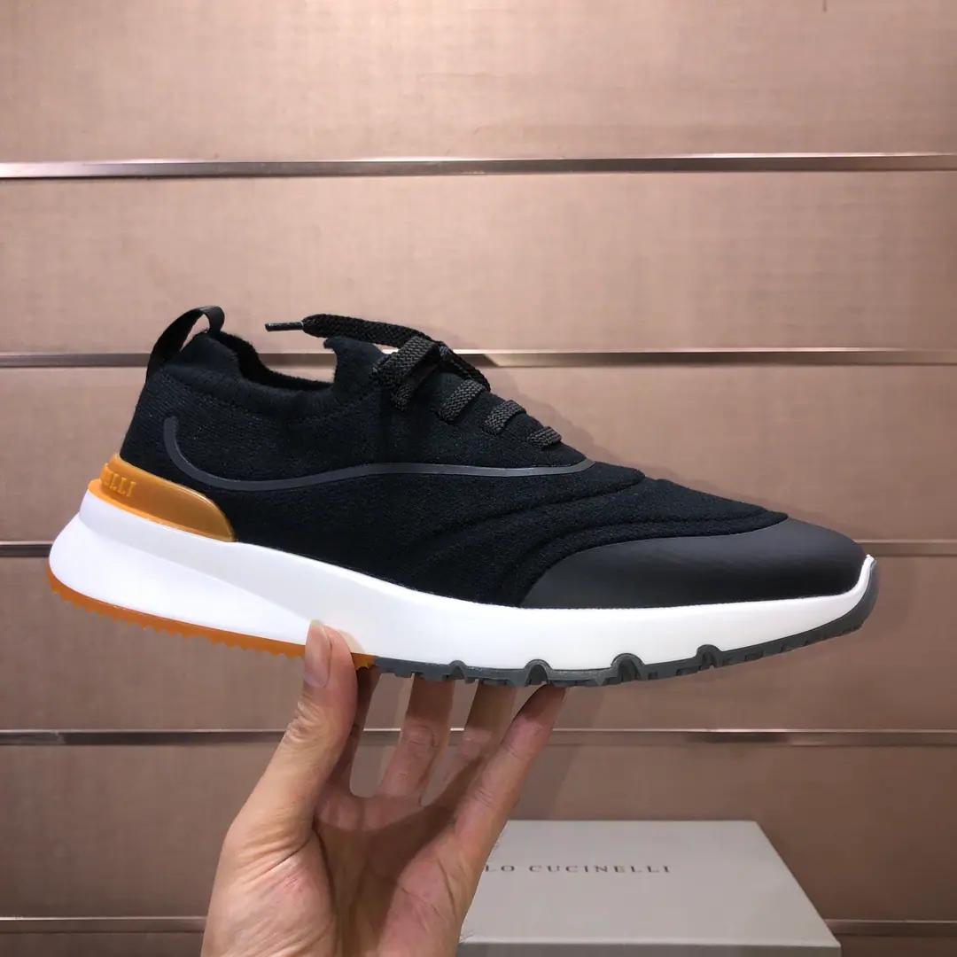Plant BCNew Brunello Cucinell* Low gang sneakers. The classic veils inspire the taste of the sneakers.. The air-weaving shoes are extremely light and flexible., The shoes are tight on both sides., I'm comfortable with air. Heel and shoe mats are branded.logoMark, The back and the weavers. The original model of light-blowing rubber grabs the soles of the shoes. Make shoes comfortable and flexible on their feet.. Easy and comfortable. Standard cabinet number: 38-44.（45Make a reservation.）