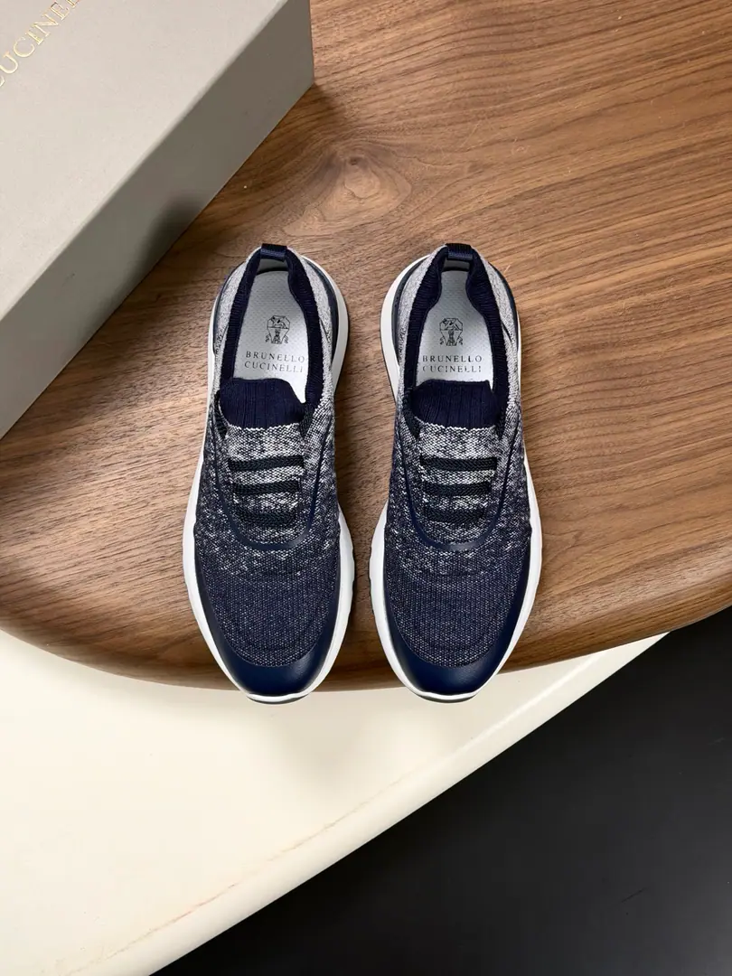 Brunello Cucinelli Men's anti-feather scuffle-coated knitting sneakers.！ Spring new money Classic anti-feather shoe head wrapping. Light and flexible knitting shoes. Comfortable and leg-like. Same color as anti-feather belt. Decoration The classic badge sign the shoe tongue. Wearing tape with shoe rings High-ball looses and tights. It's easy to wear. You can draw the real leather cushion. No shoes. Light white yellow slammed under the soles of shoes Standard sneakers layout The shoes are stunned on both sides. It's amazing. A very good one. Simple Darkness You're a big-ass guy with feet., Full package！ Size: 39-40-41-42-43-44Skins size.（Customable38.45.46）