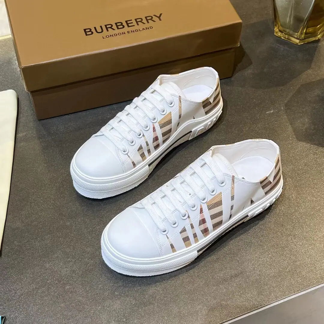 Plant prices Men plus10 🔥🔥🔥BURBERRY🔥🔥🔥Top-level sports shoes, Match House A British cotton-twilighting tailor.. ✅Shoe.: 63%Cowskin., 37%Cotton👍Decoration: %Polyurethane ✅inside: Skins of sheep. ✅Shoes under the sole.: %Polyurethane👍Tie the joint. Heel's got a heel. Burberry Stereo-letter logo ✅Box packing, One-to-one version.🔥🔥🔥 ✅Codes: 35-46（Sold35-45.46）