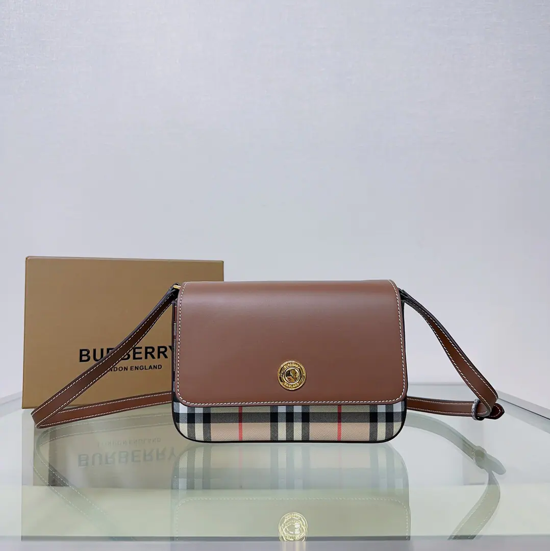 Special level burThe latest fine slant backpack.💕One shoulder., Slant, Or make hands and wrap them up.. Salt is sweet. A small one is still huge.🉑 Beauty and utility coexist.🌟Dimensions 21x5x13🌟244150